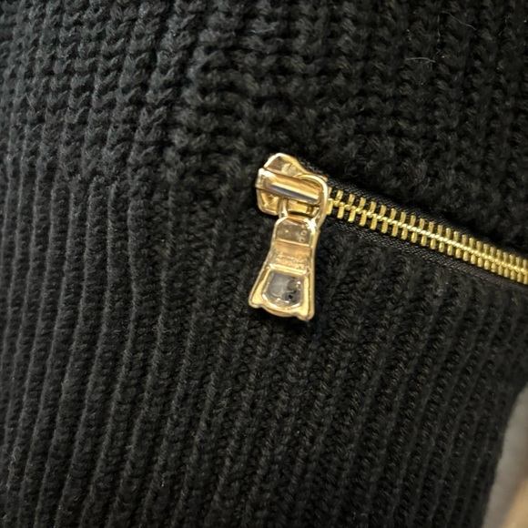 Alice and Olivia Classics Lettie Zip-Hem Pullover - Picture 7 of 11